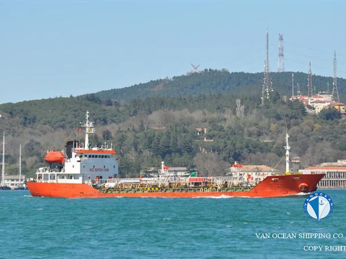 Oil/Chemical tanker for sale