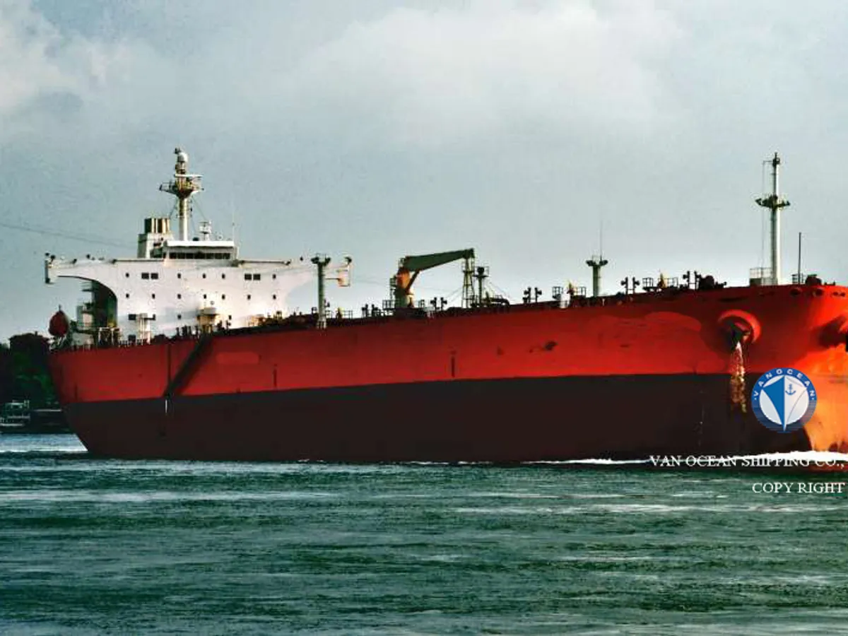 Oil/Chemical tanker for sale