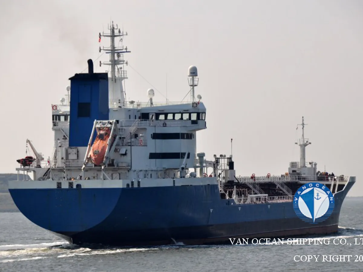Oil/Chemical tanker for sale