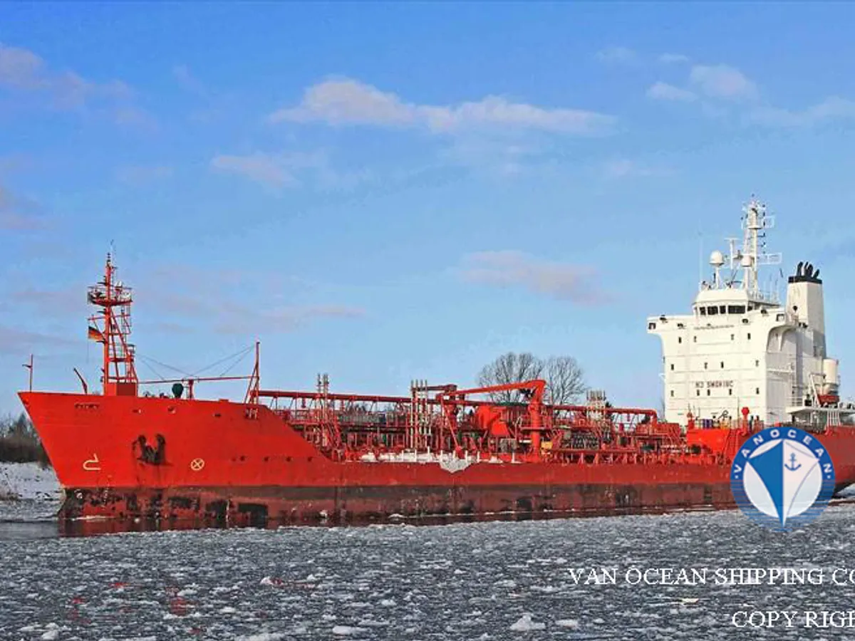 Oil/Chemical tanker for sale