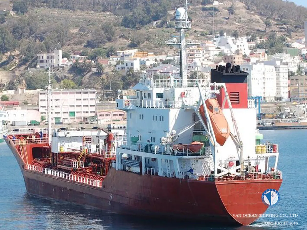 Oil/Chemical tanker for sale