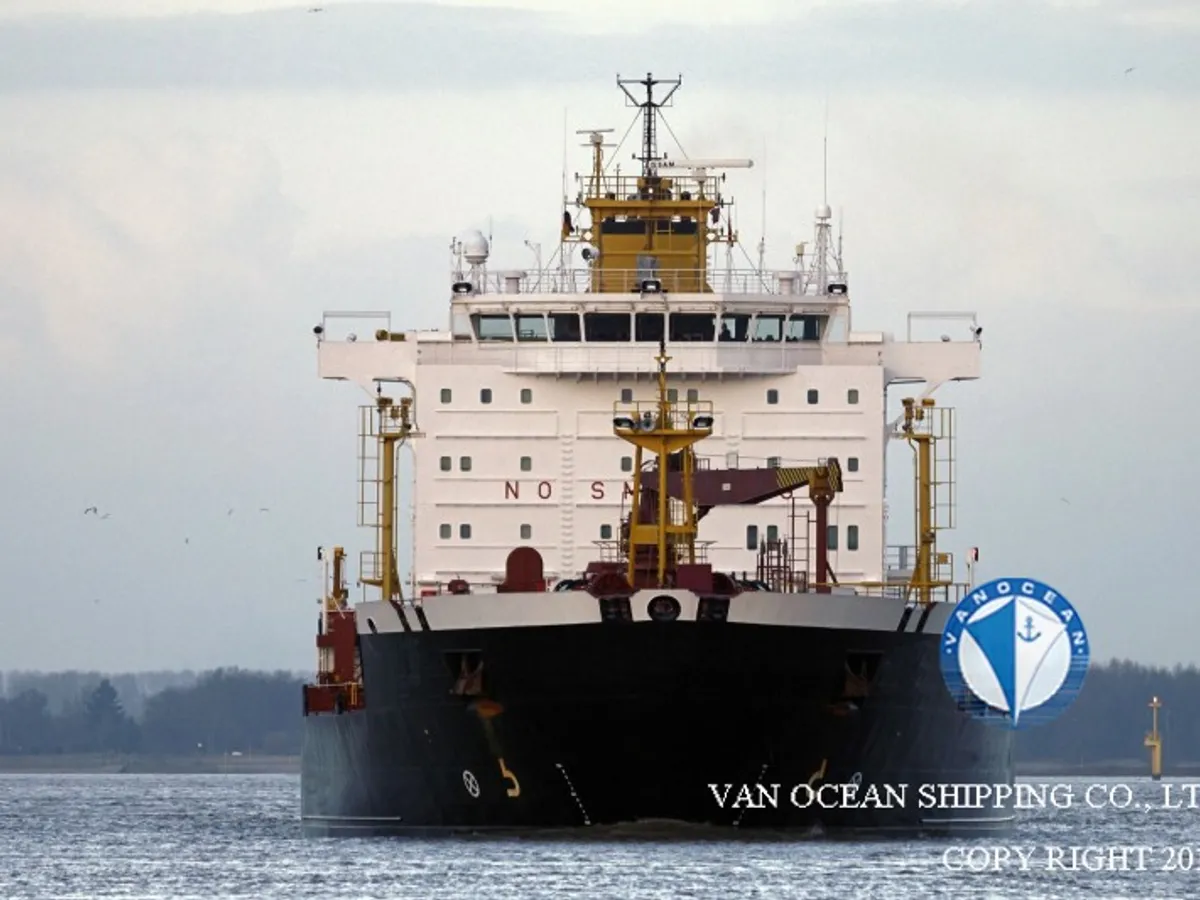 Oil/Chemical tanker for sale
