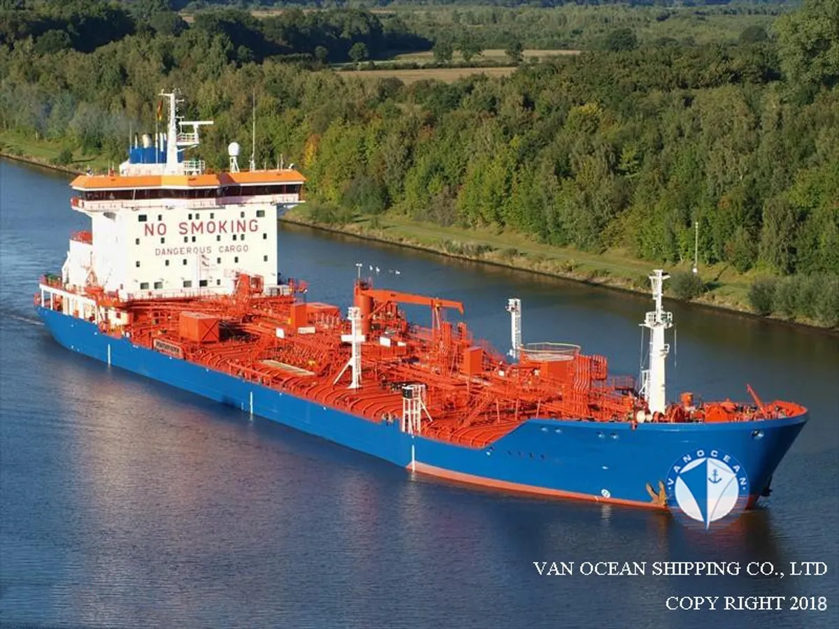 Oil/Chemical tanker for sale