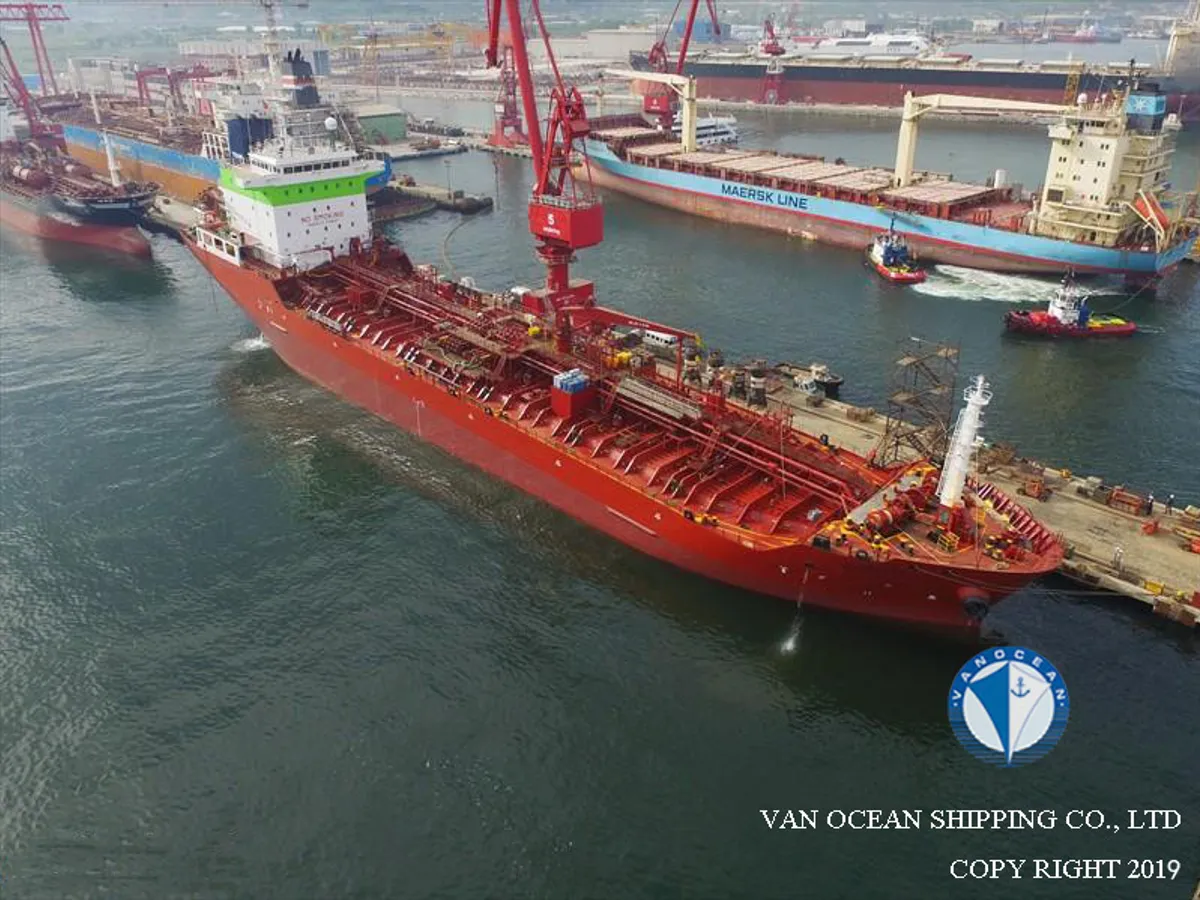Oil/Chemical tanker for sale