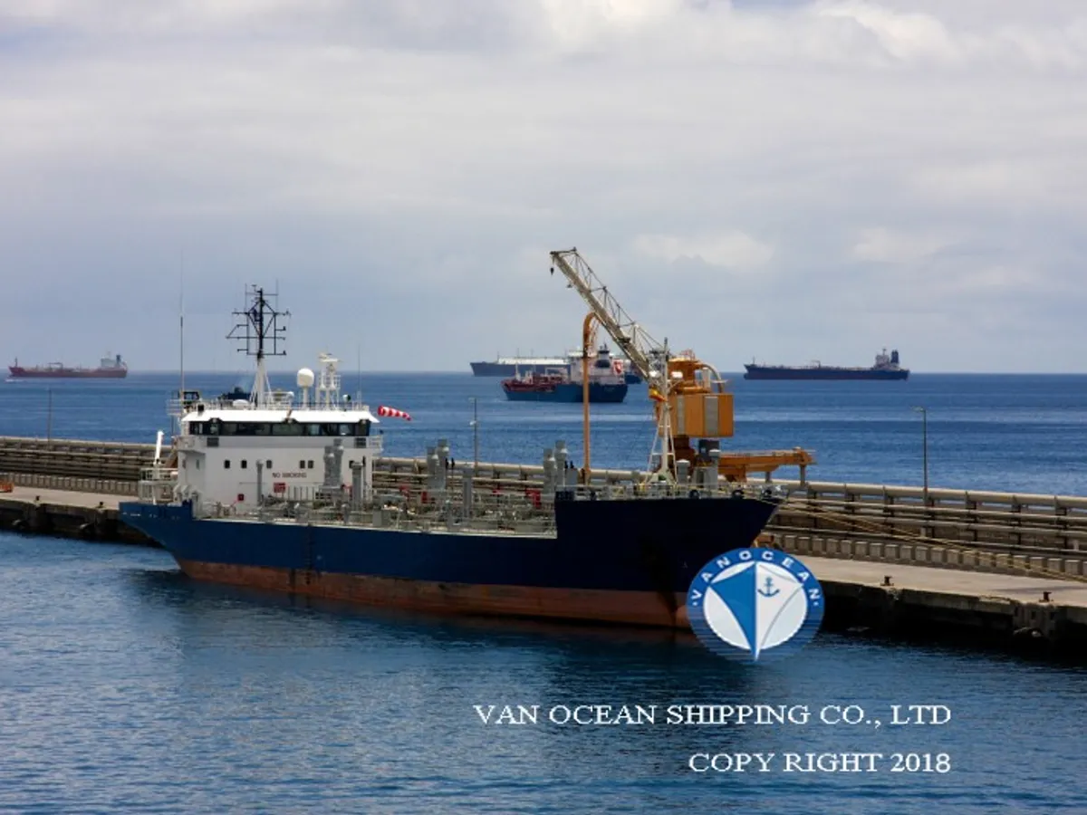 Oil/Chemical tanker for sale