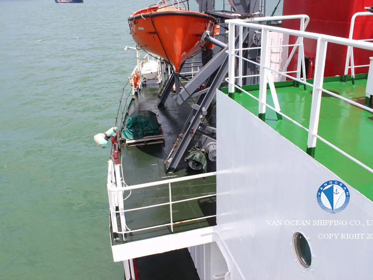 Oil/Chemical tanker for sale