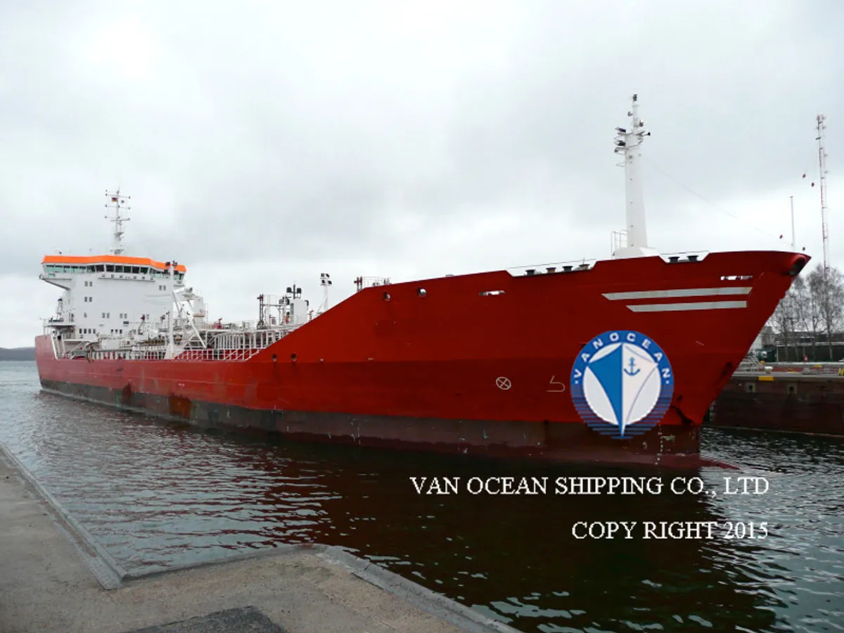 Oil/Chemical tanker for sale