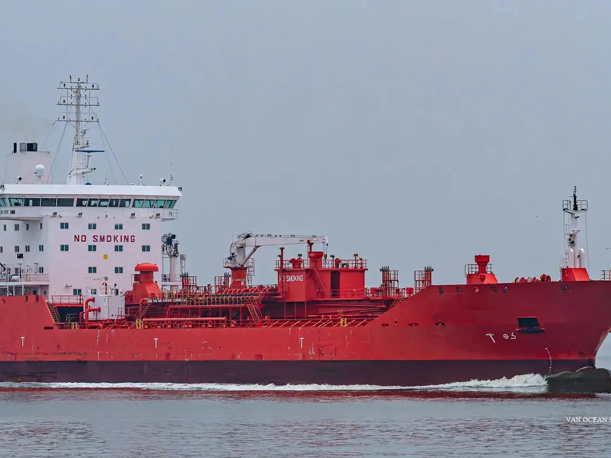Oil/Chemical tanker for sale