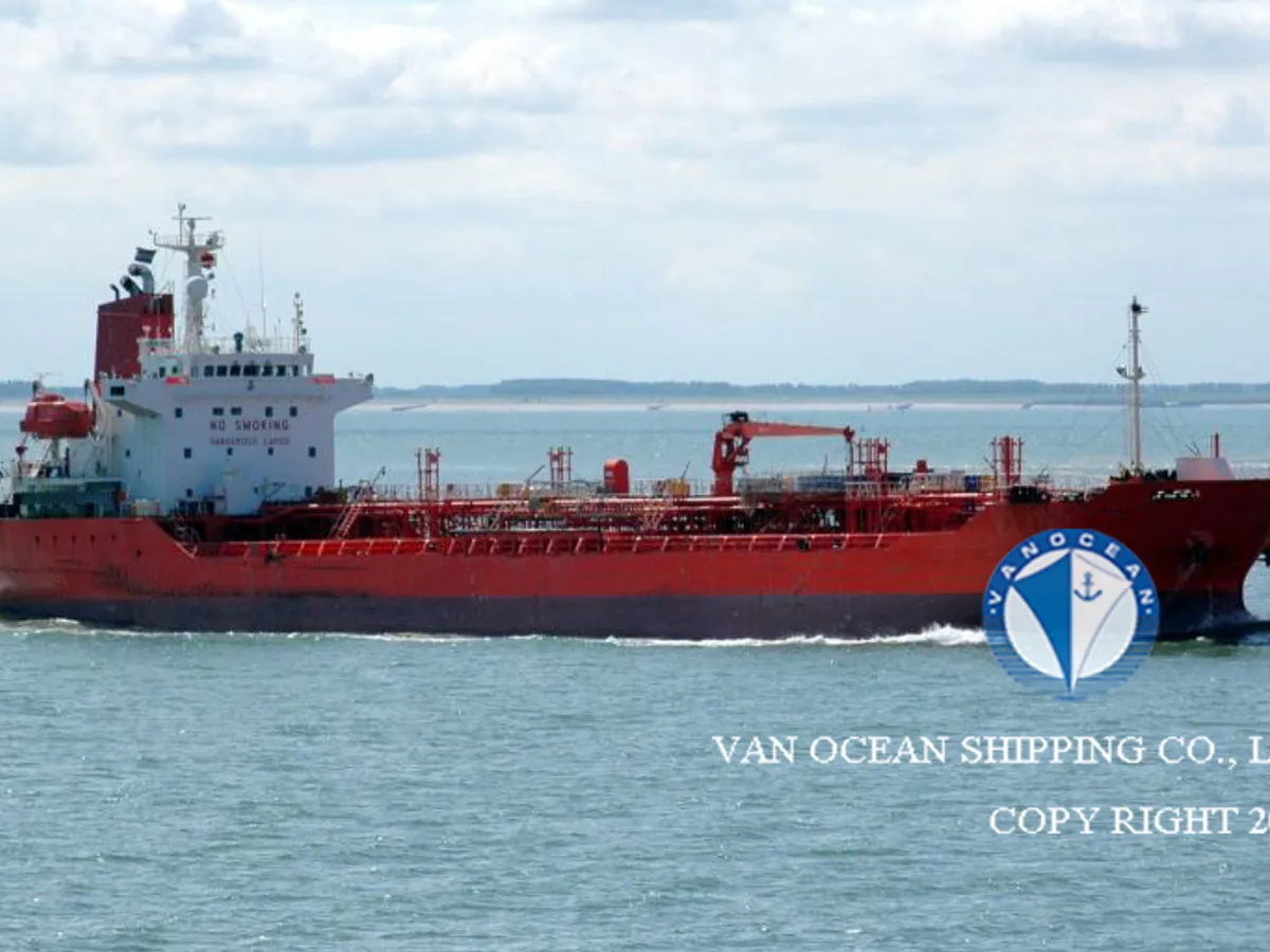 Oil/Chemical tanker for sale