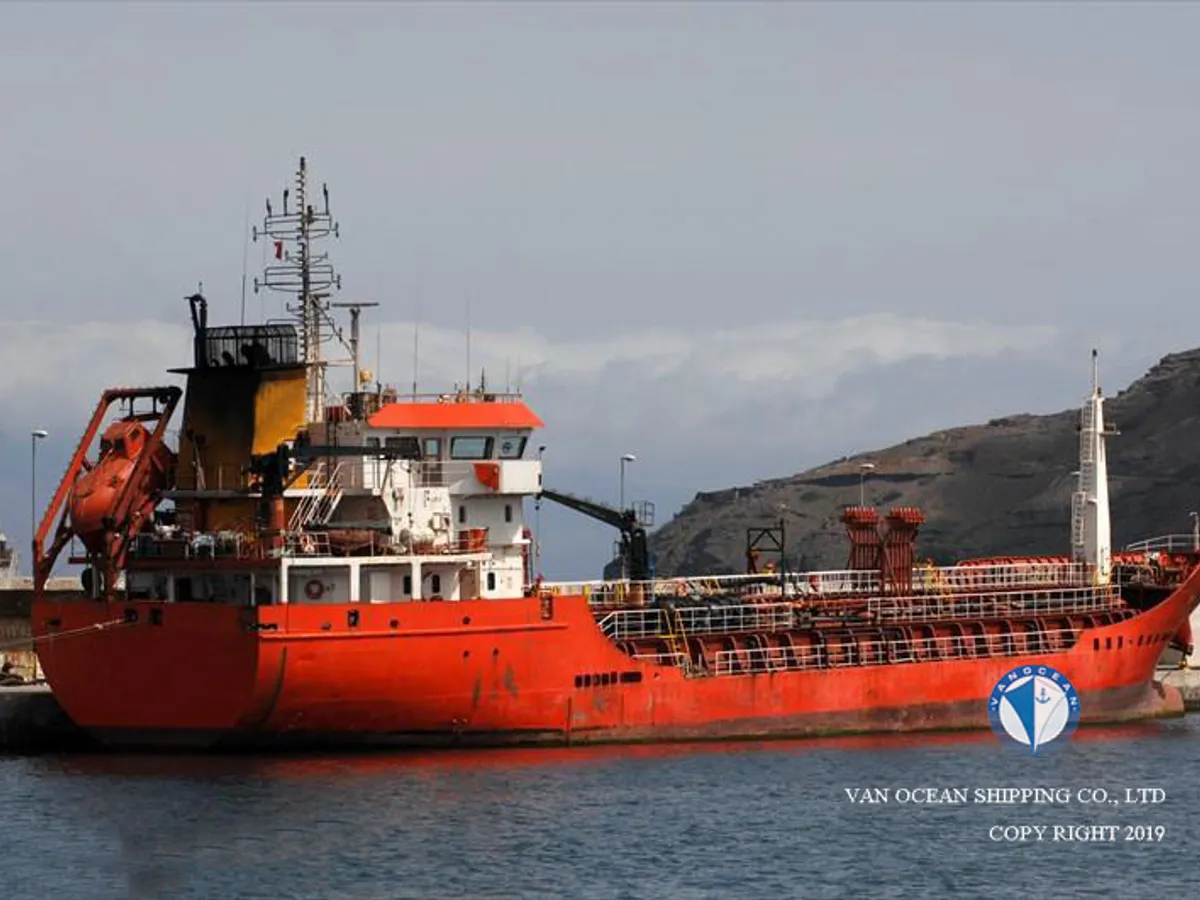 Oil/Chemical tanker for sale