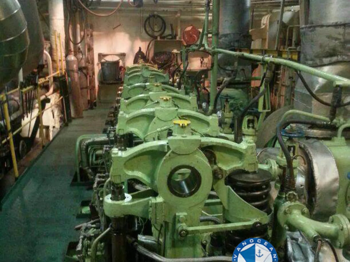 Oil/Chemical tanker for sale