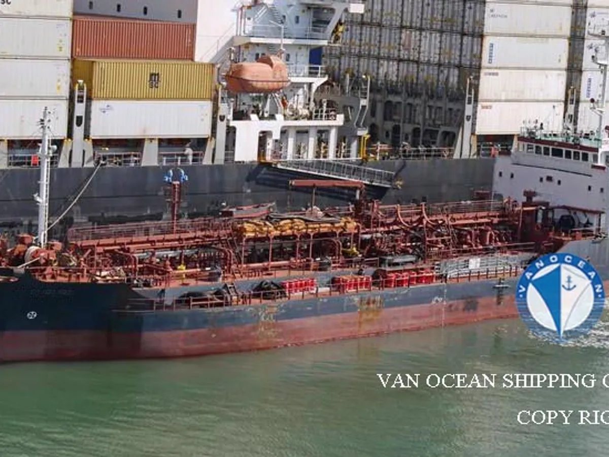 Oil/Chemical tanker for sale