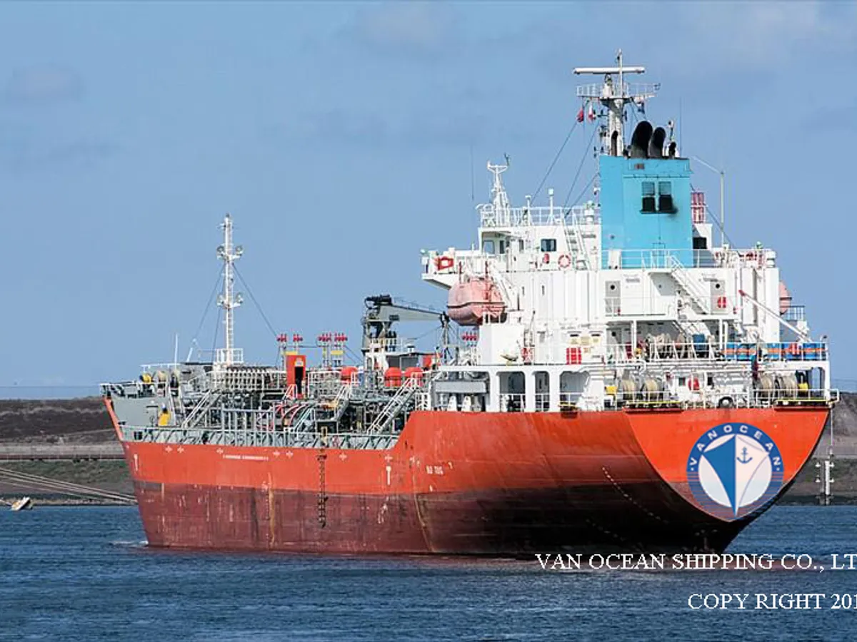 Oil/Chemical tanker for sale