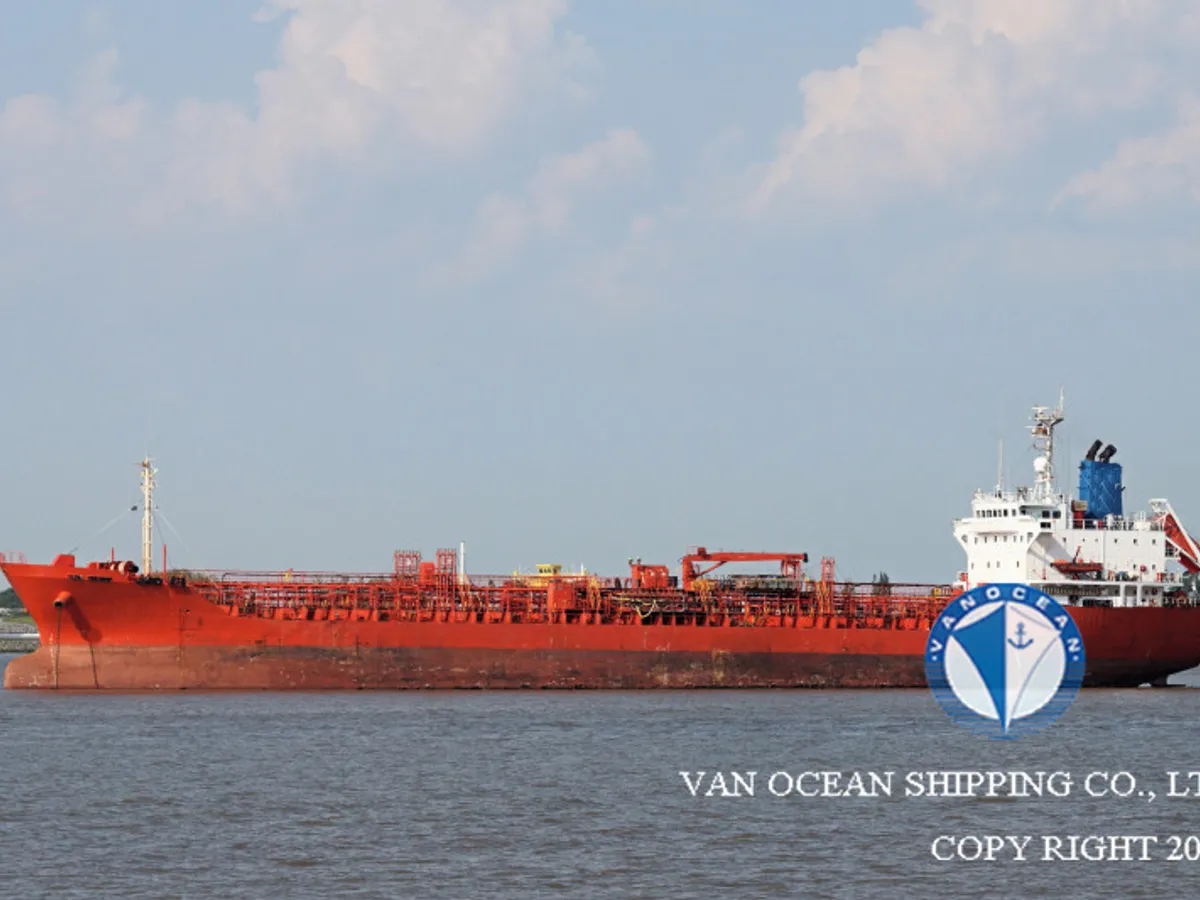 Oil/Chemical tanker for sale