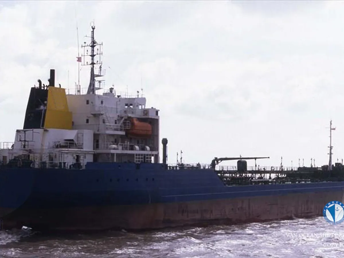 Oil/Chemical tanker for sale