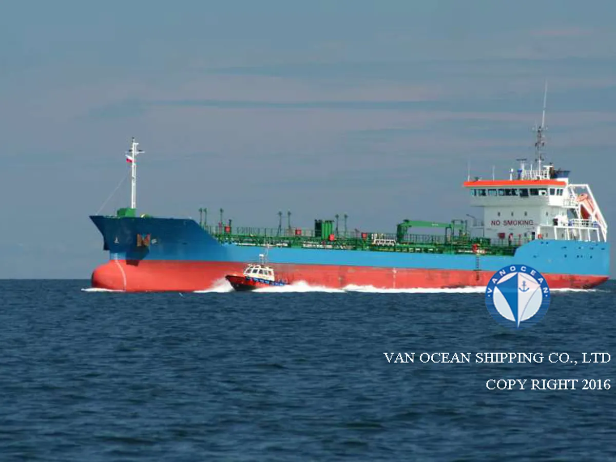Oil/Chemical tanker for sale