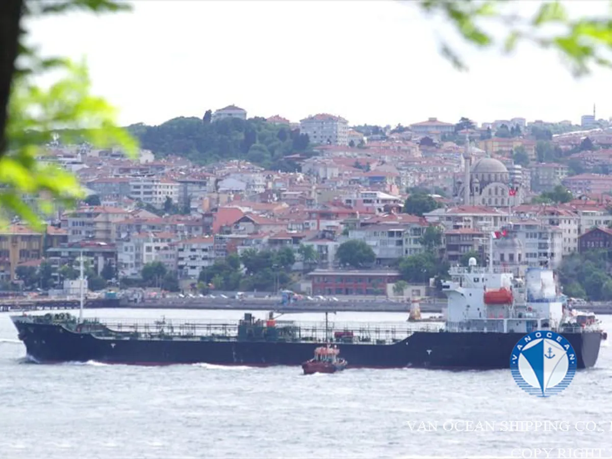 Oil/Chemical tanker for sale