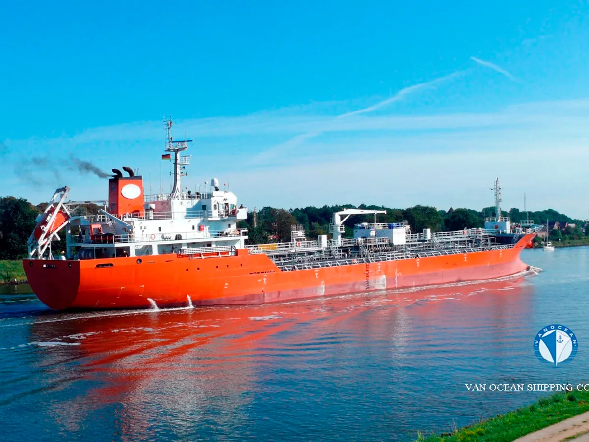 Oil/Chemical tanker for sale