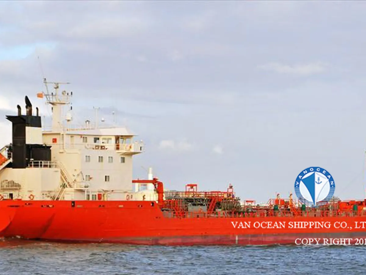 Oil/Chemical tanker for sale