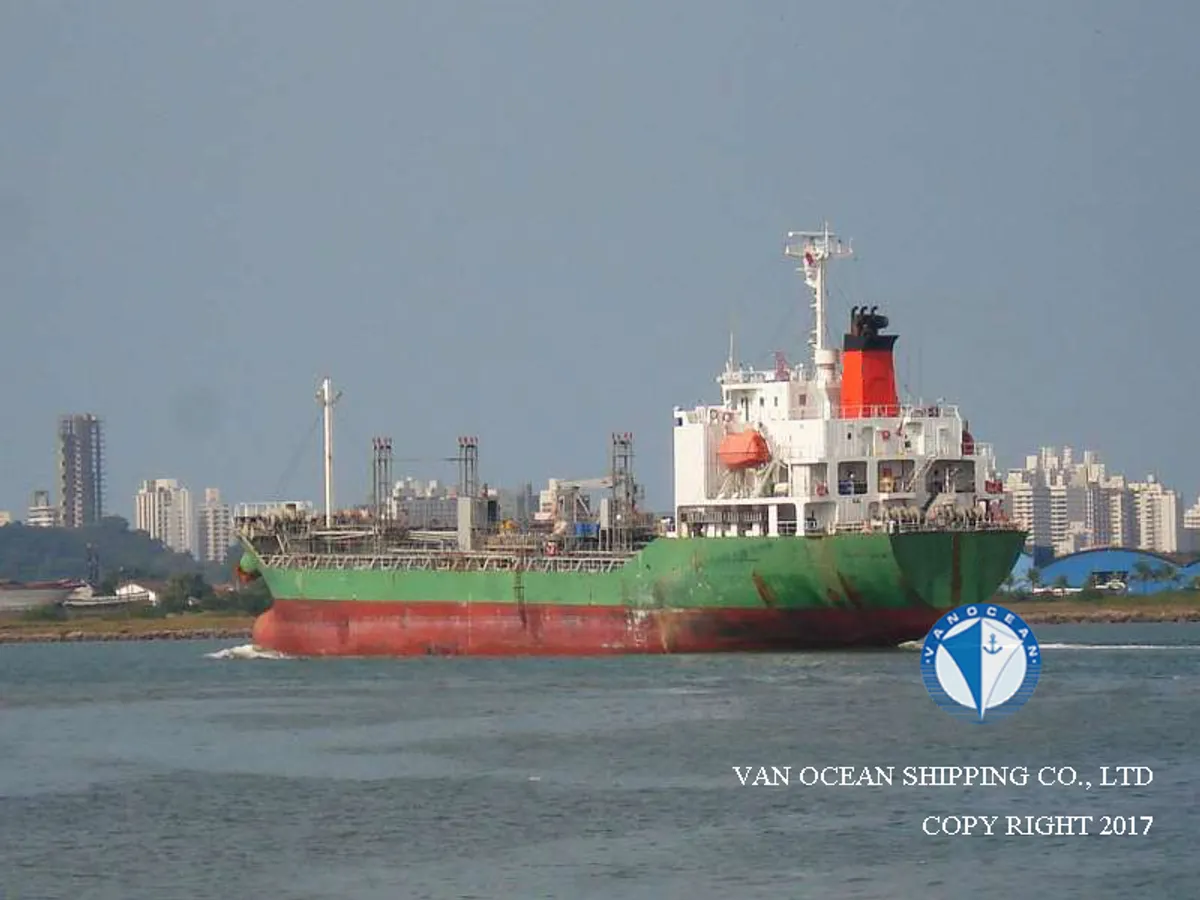 Oil/Chemical tanker for sale