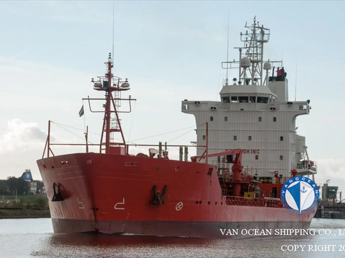 Oil/Chemical tanker for sale