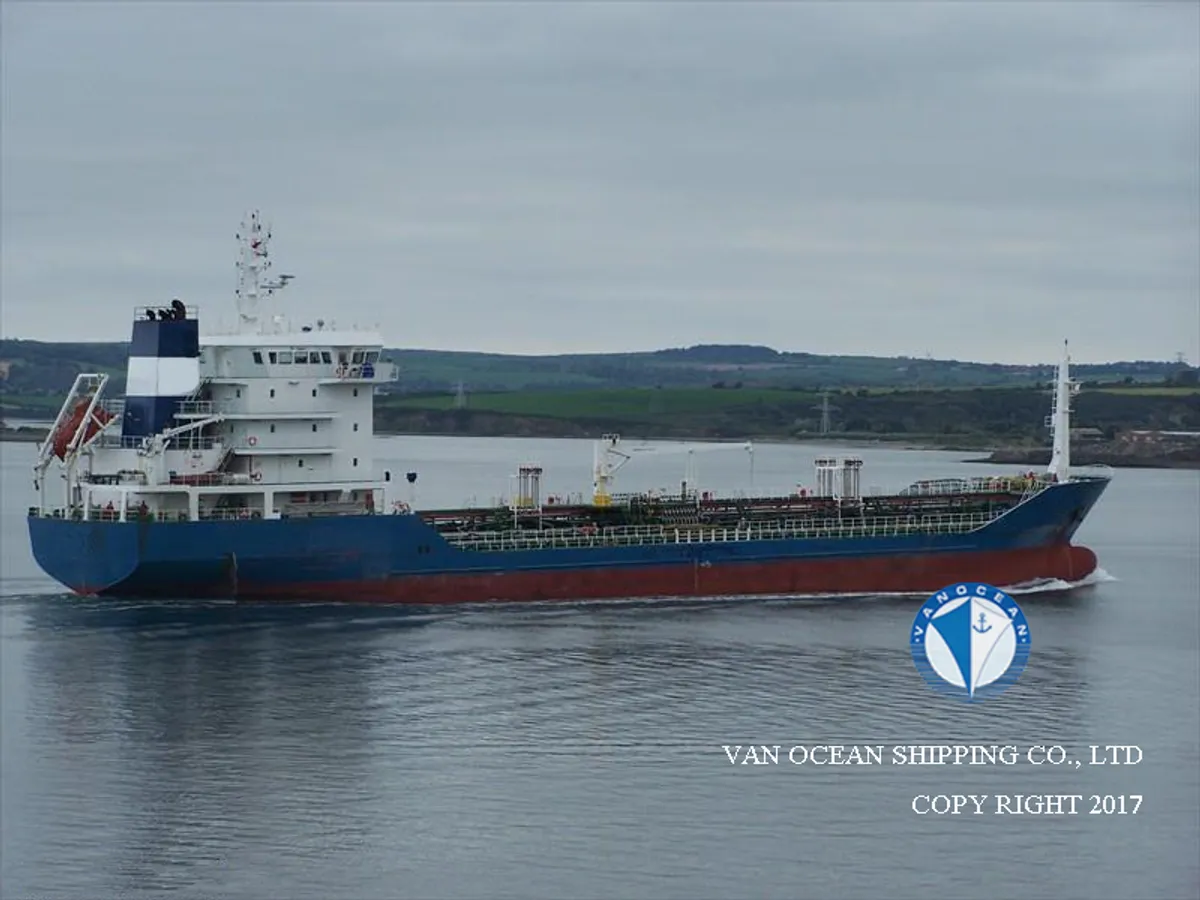 Oil/Chemical tanker for sale