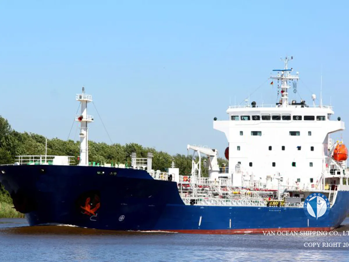 Oil/Chemical tanker for sale