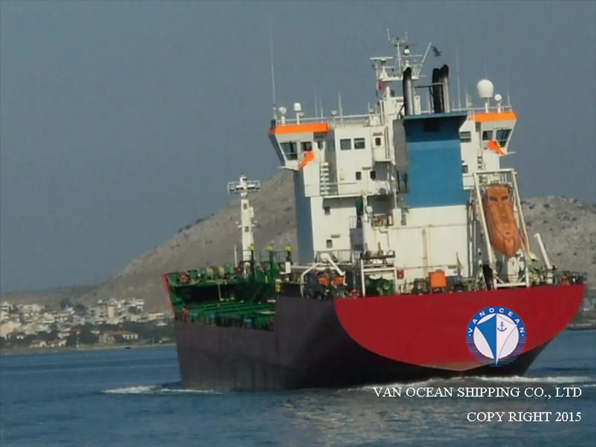 Oil/Chemical tanker for sale