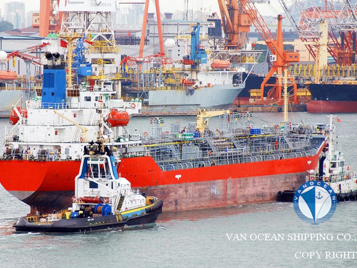 Oil/Chemical tanker for sale