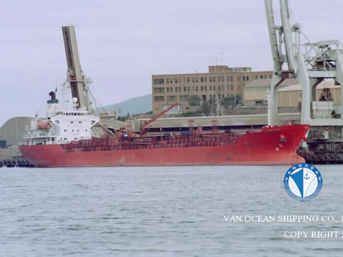 Oil/Chemical tanker for sale