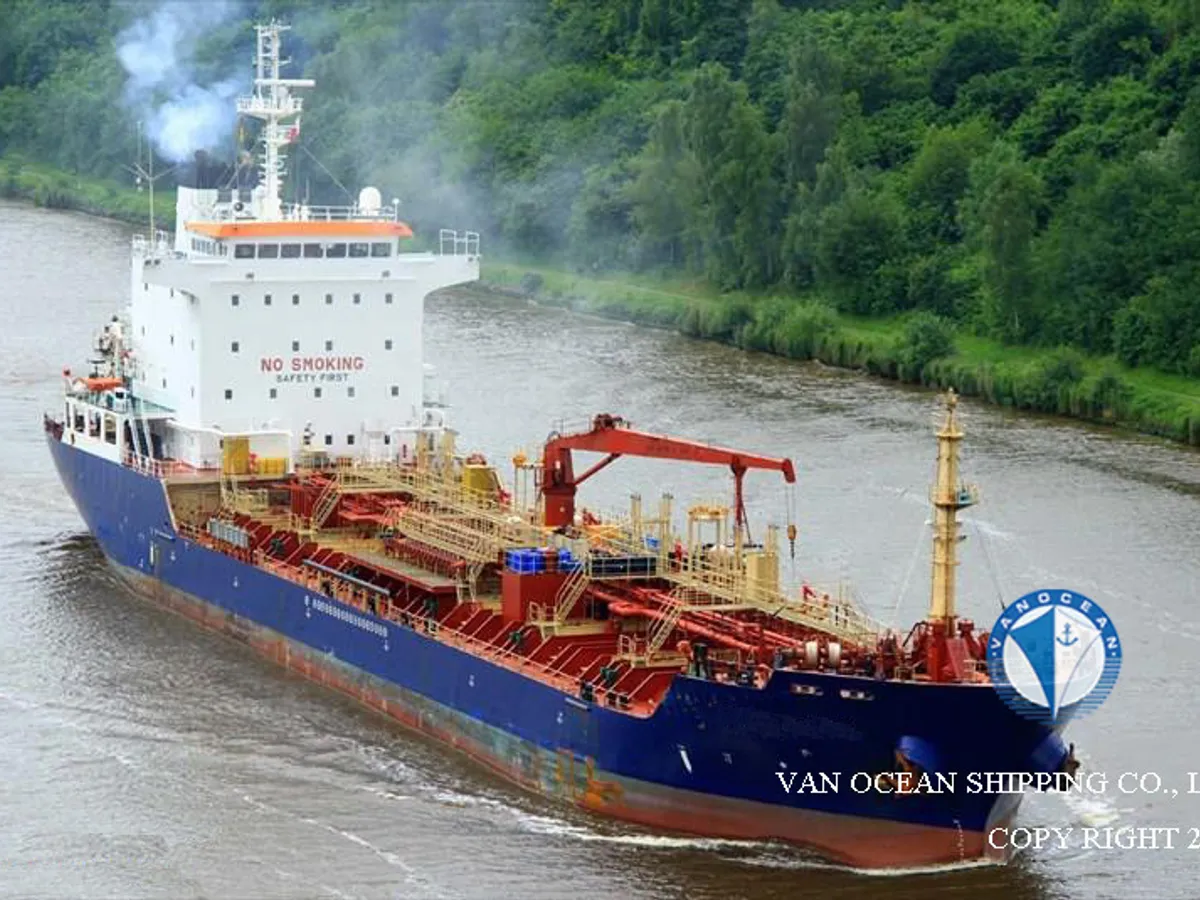 Oil/Chemical tanker for sale