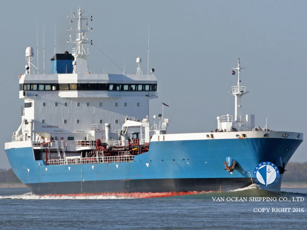 Oil/Chemical tanker for sale