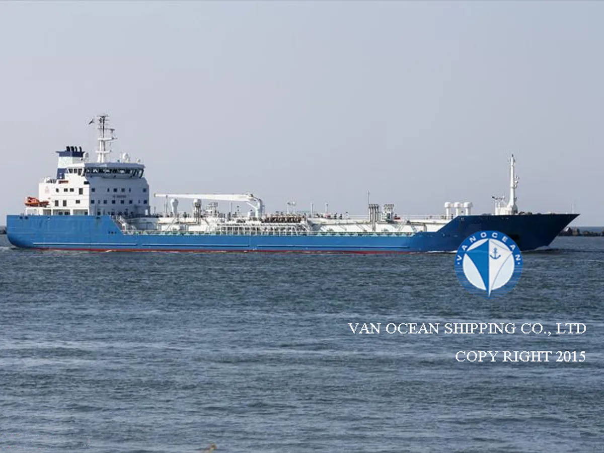 Oil/Chemical tanker for sale