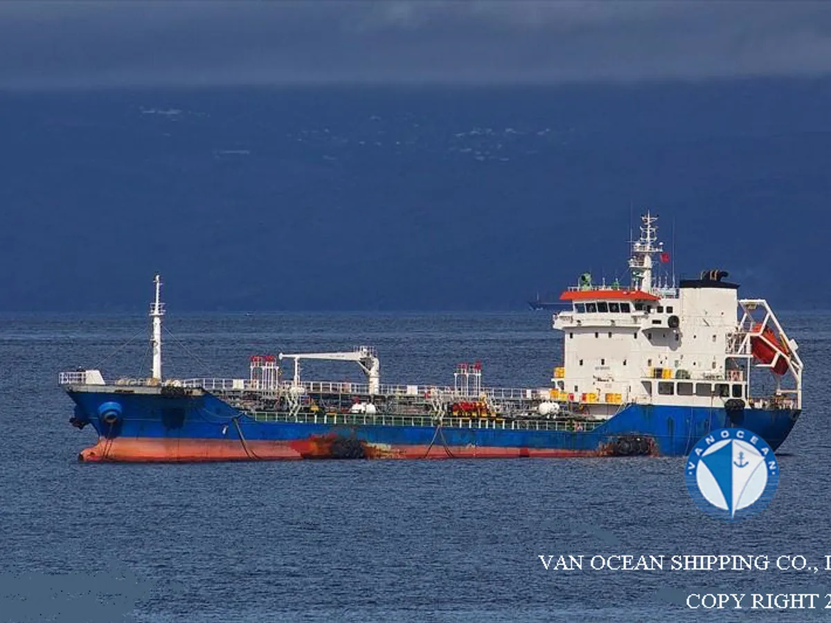 Oil/Chemical tanker for sale