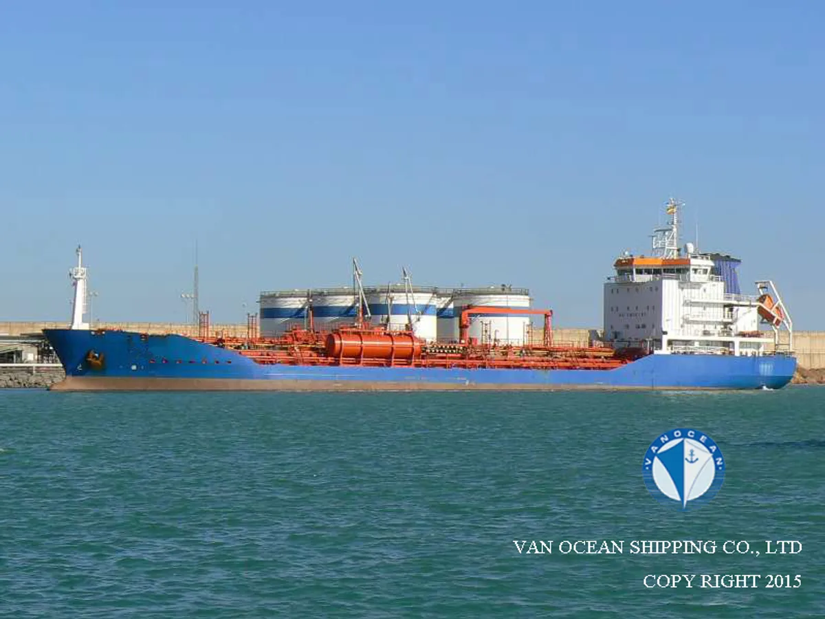 Oil/Chemical tanker for sale