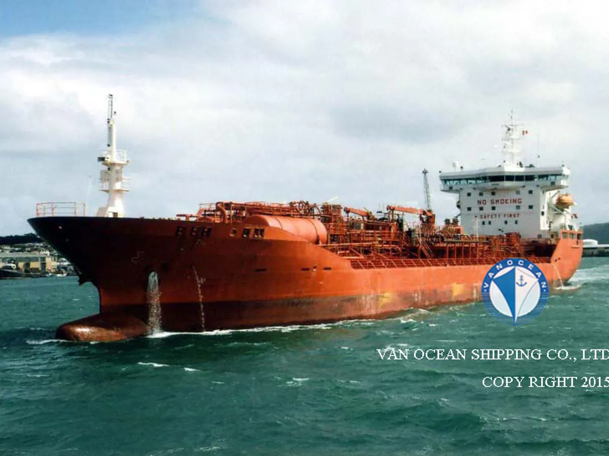 Oil/Chemical tanker for sale