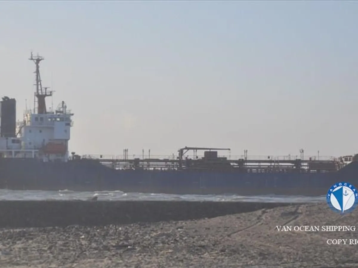 Oil/Chemical tanker for sale