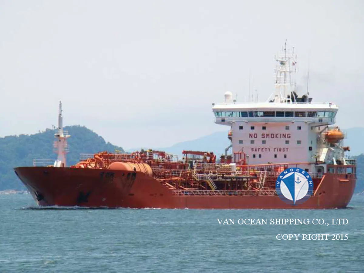 Oil/Chemical tanker for sale