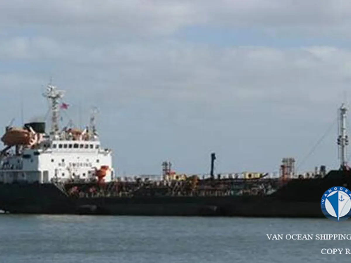 Oil/Chemical tanker for sale