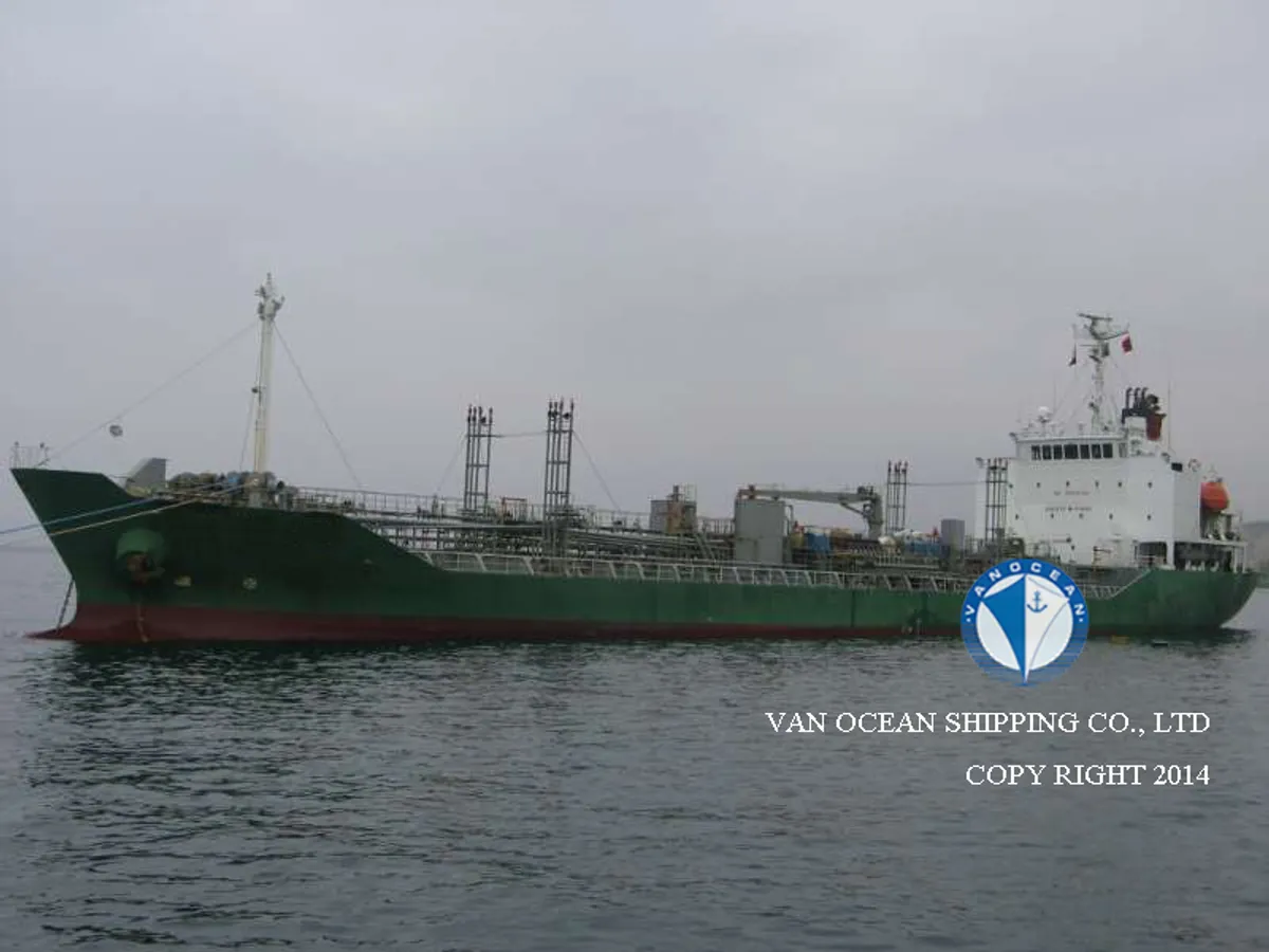Oil/Chemical tanker for sale