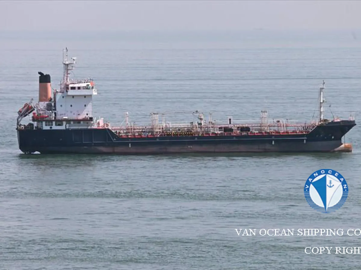 Oil/Chemical tanker for sale