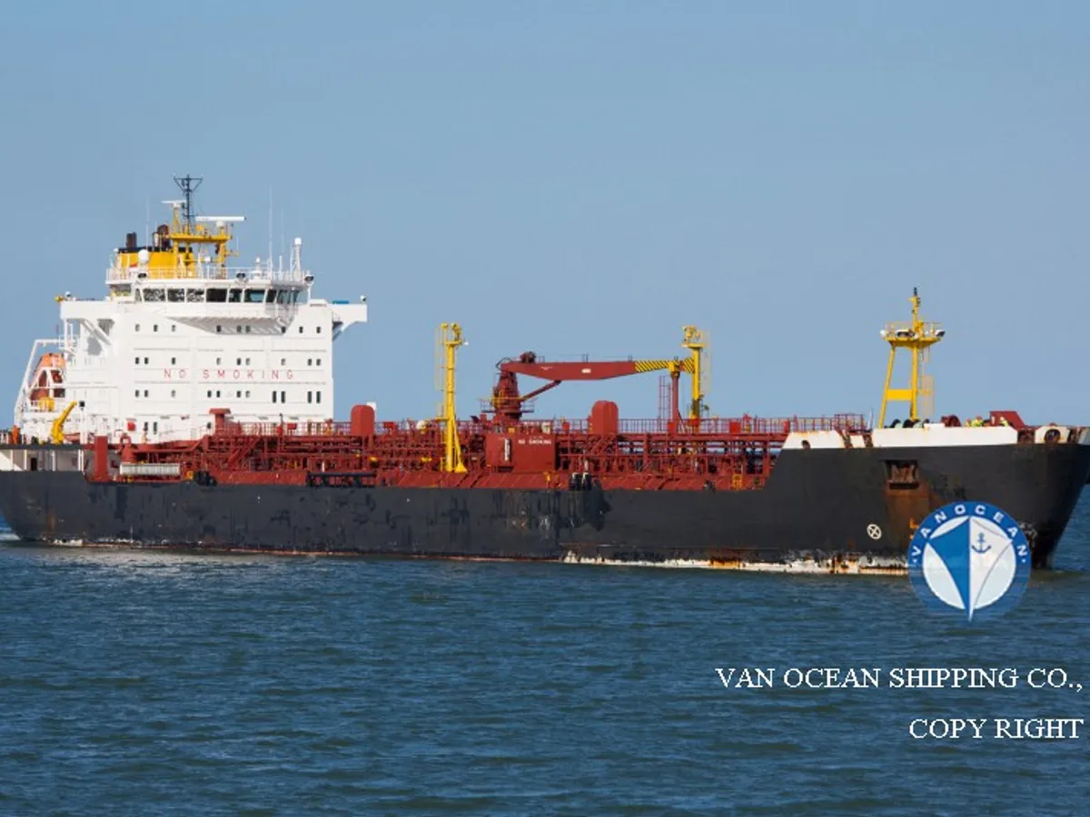 Oil/Chemical tanker for sale