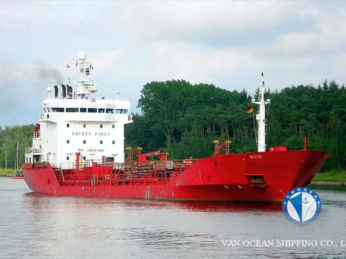Oil/Chemical tanker for sale