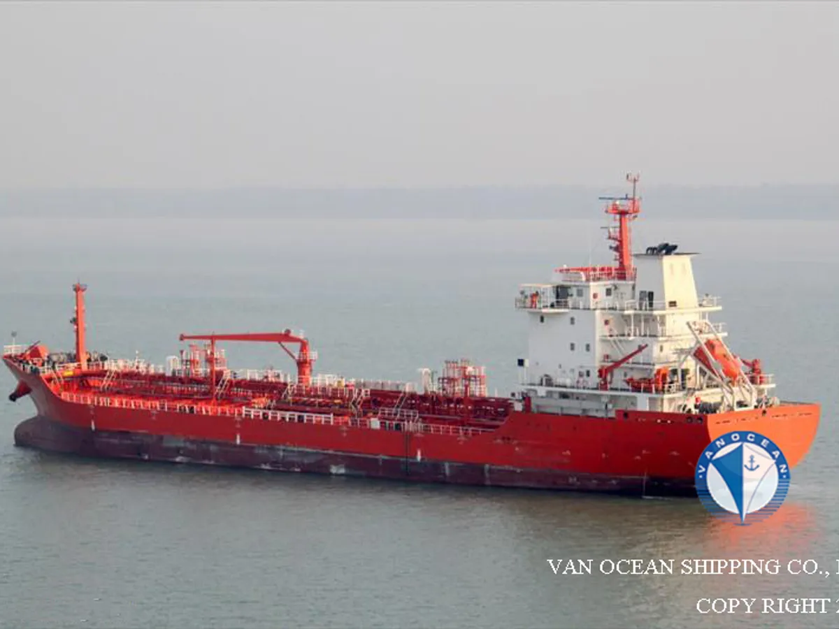 Oil/Chemical tanker for sale