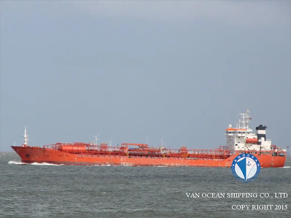Oil/Chemical tanker for sale