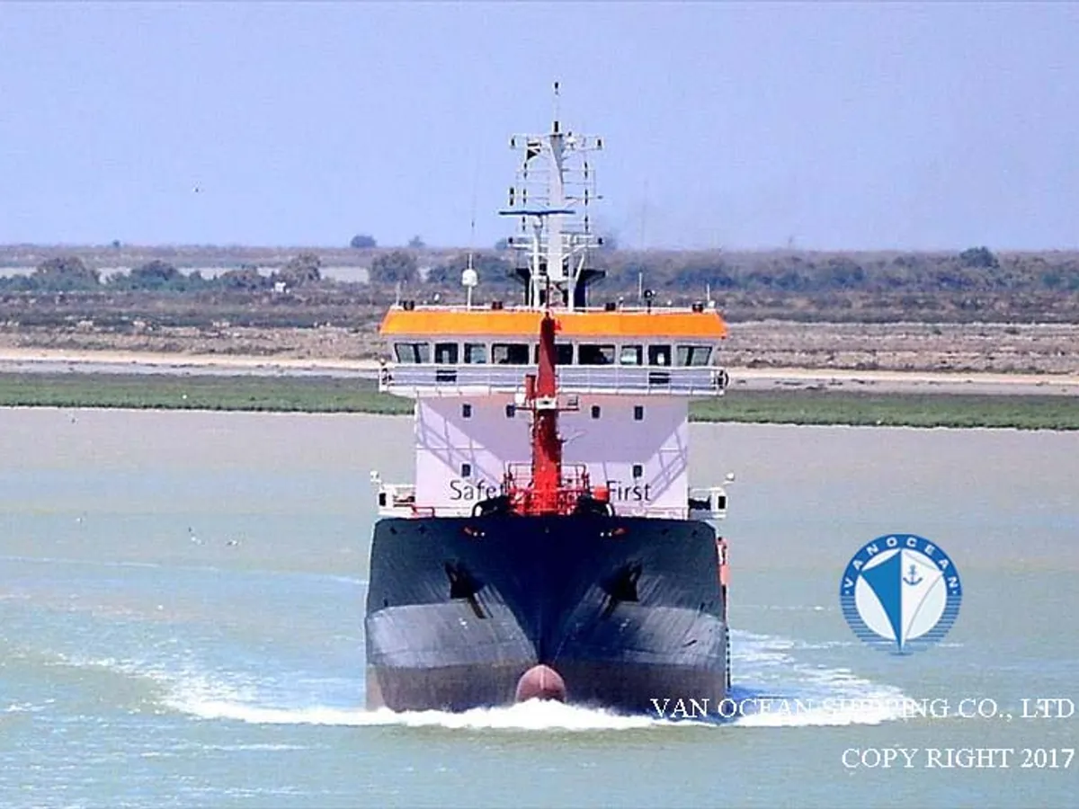 Oil/Chemical tanker for sale