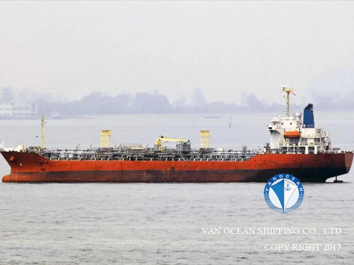Oil/Chemical tanker for sale