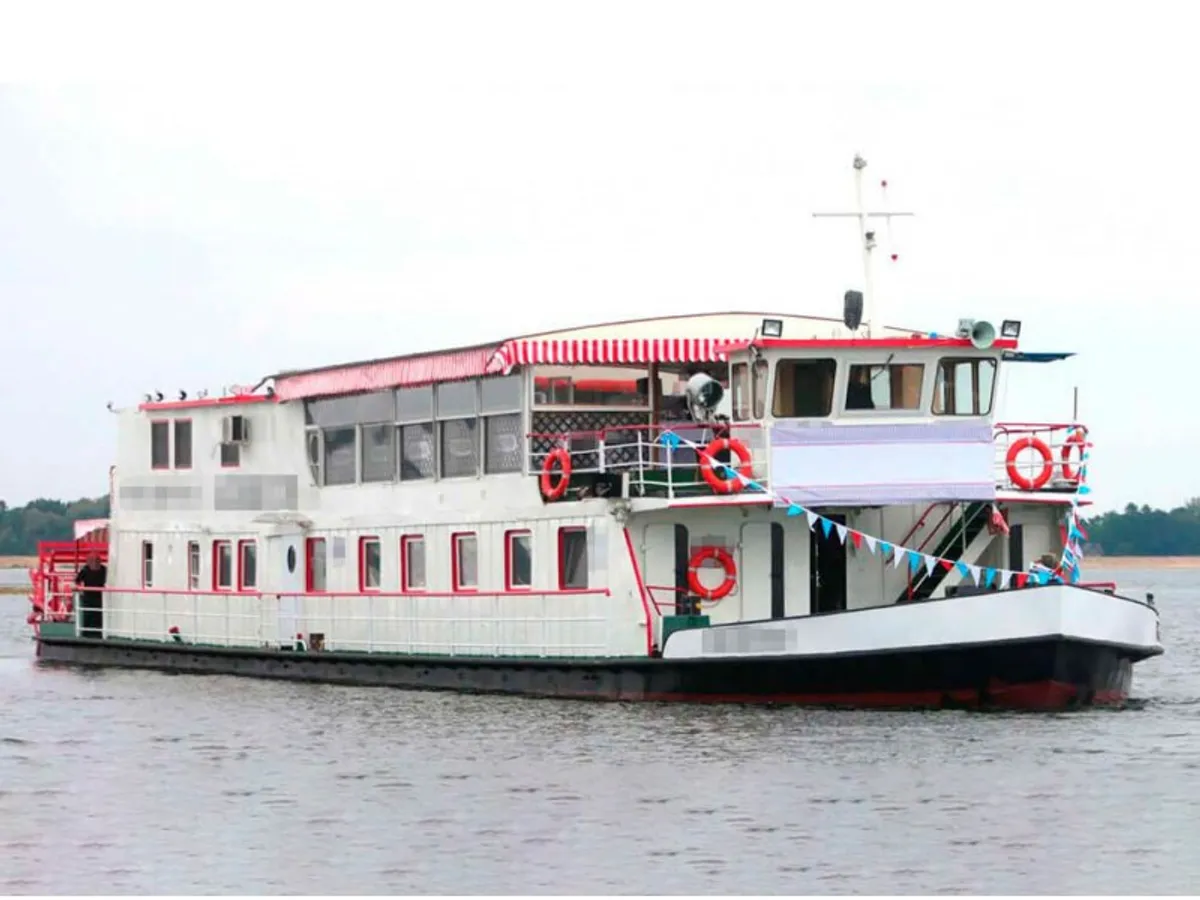 Container ship for sale