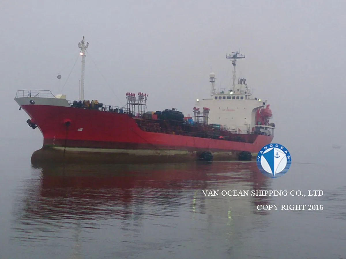 Oil/Chemical tanker for sale