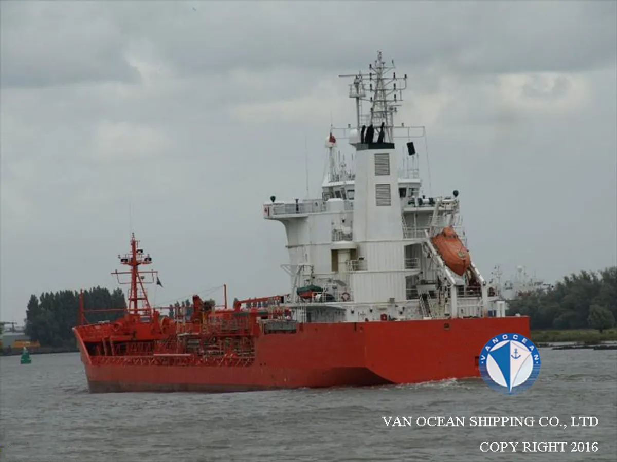 Oil/Chemical tanker for sale